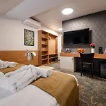Garzon Plaza Hotel 4*