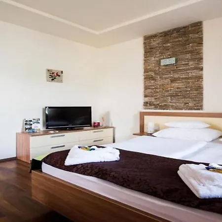 Hotel Garzon Plaza Győr