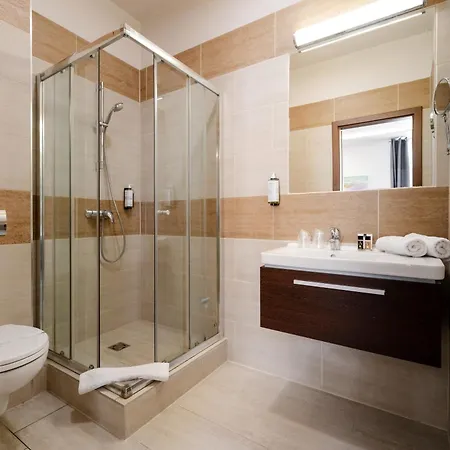 Garzon Plaza Hotel