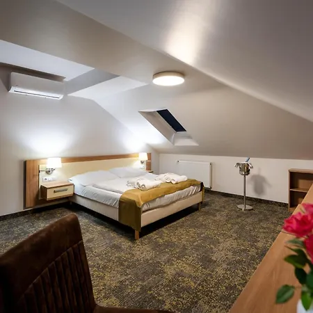 Hotel Garzon Plaza