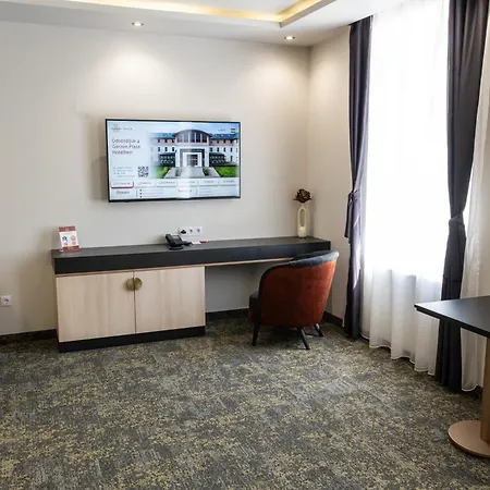 ホテル Garzon Plaza 4*