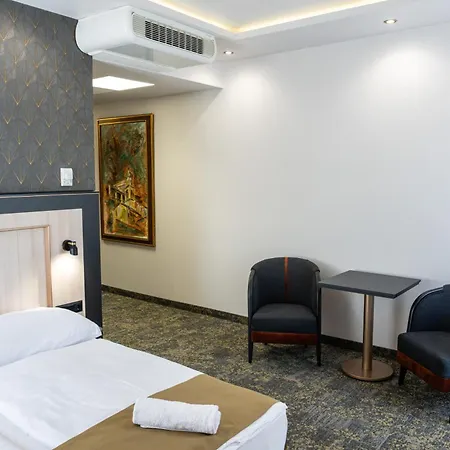 Garzon Plaza 4* ジュール