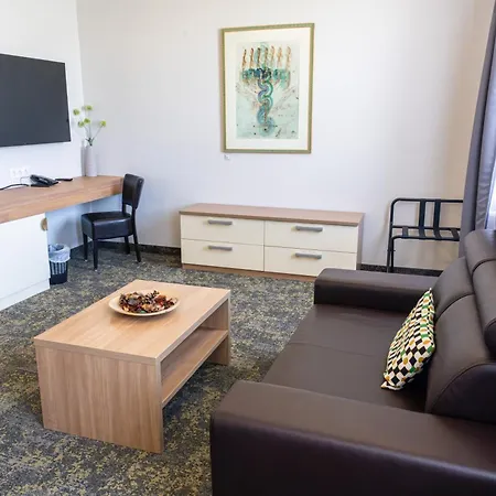 Garzon Plaza 4* 기오르