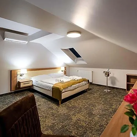Garzon Plaza Hotell Győr