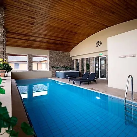 Hotell Garzon Plaza 4*