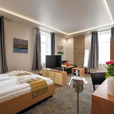 Hotell Garzon Plaza