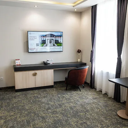 호텔 Garzon Plaza 4*