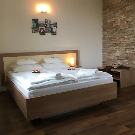 Garzon Plaza Győr