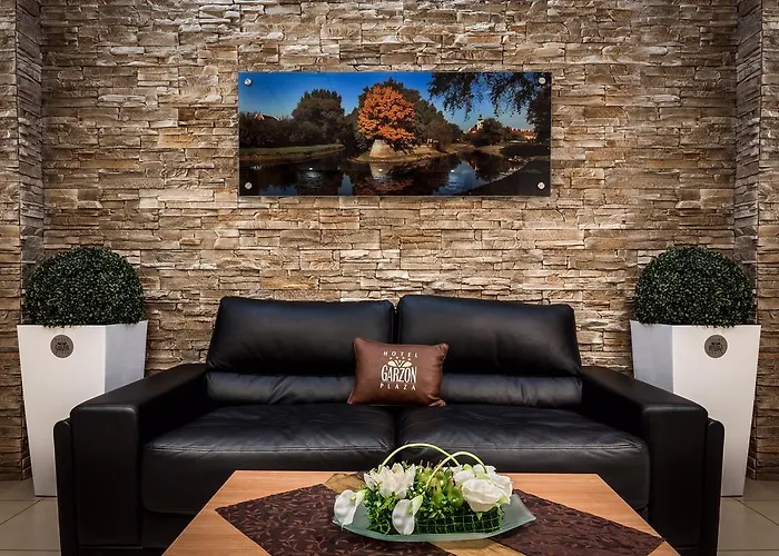 מלון Garzon Plaza