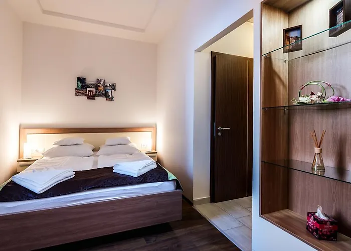 מלון Garzon Plaza