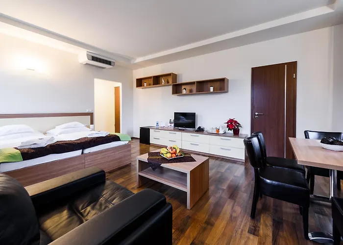 מלון Garzon Plaza