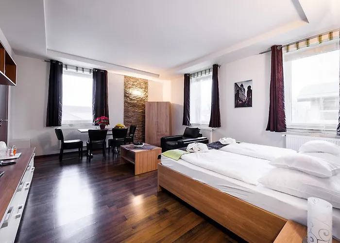 מלון Garzon Plaza